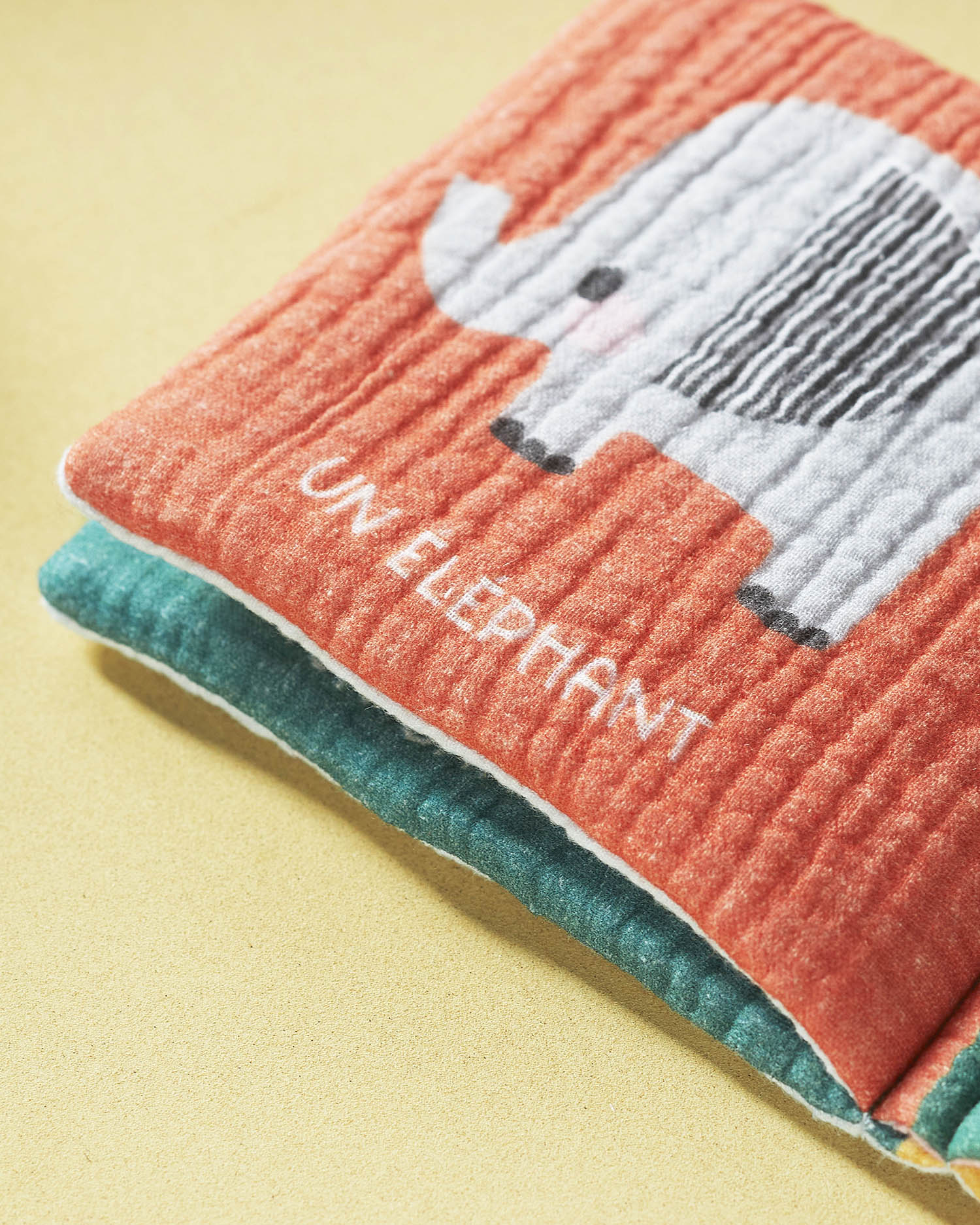 Mon Premier Livre Tissu En Lange - Les Couleurs